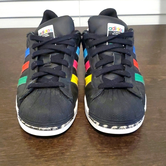 Adidas Originals Superstar Black Green Red Kids Size 4 - Picture 2 of 8